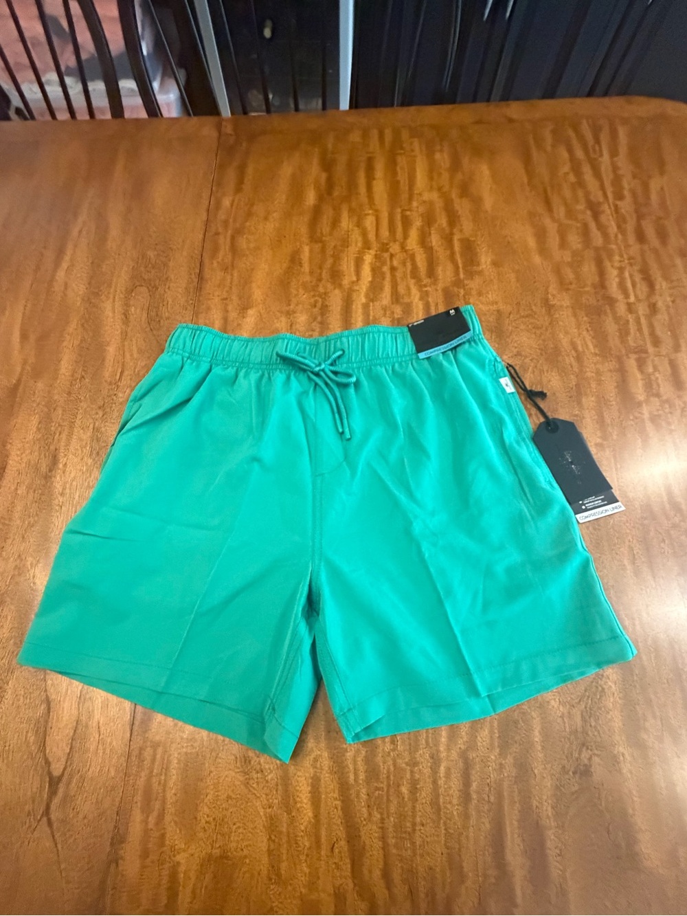 VINTAGE SUMMER men’s Vintage Wash Compression Lined Volley Shorts